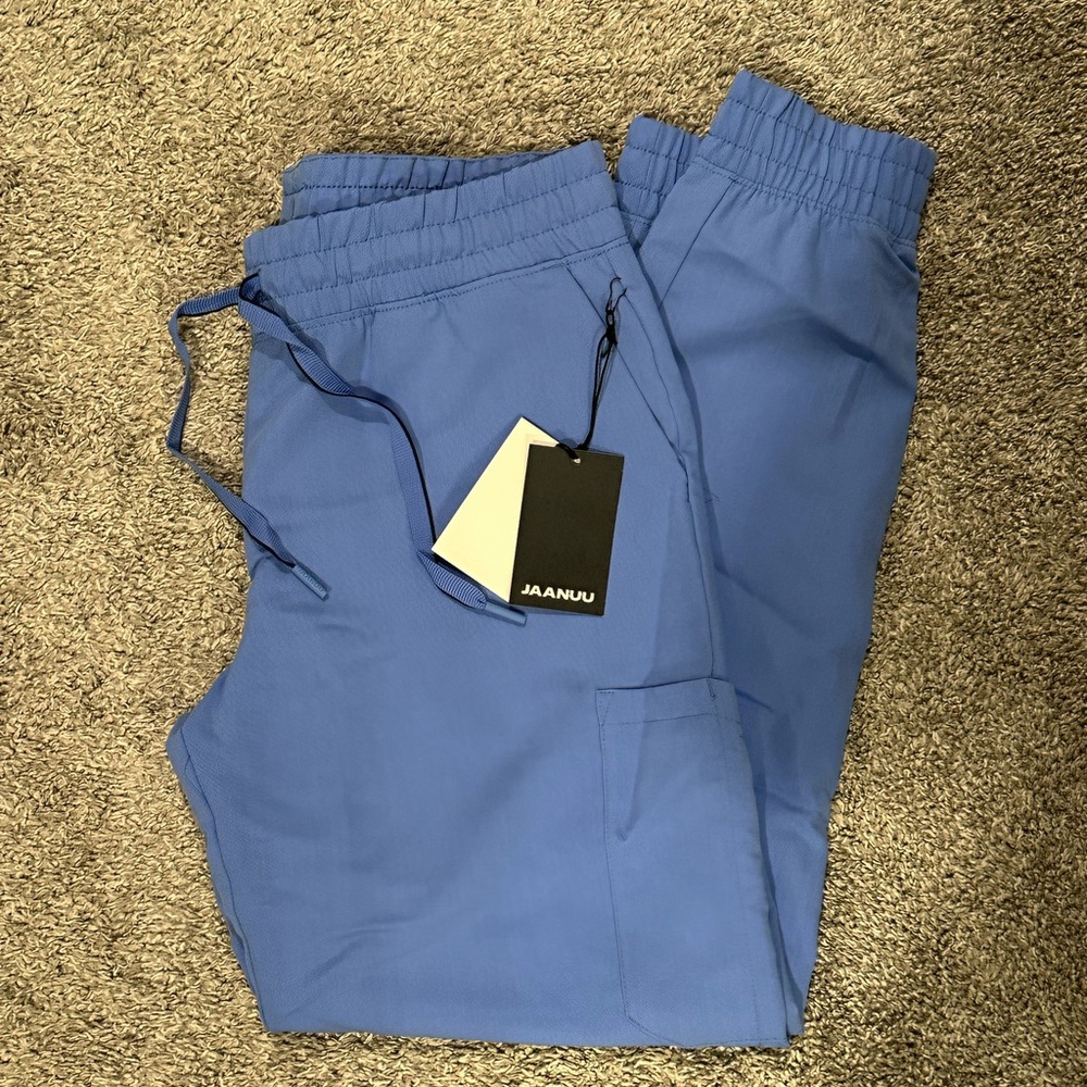 NWT Jaanuu scrub jogger